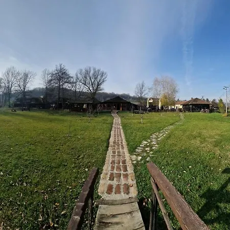 Kumova Vodenica Lodge