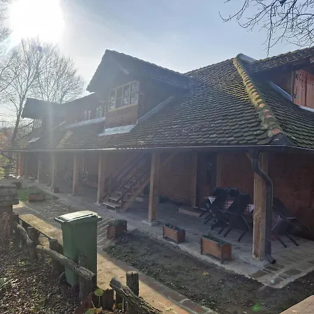 Kumova Vodenica Lodge *