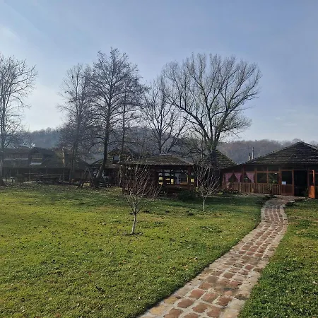 山林小屋 Kumova Vodenica