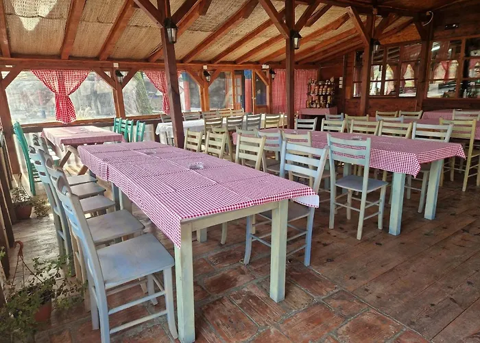 Kumova Vodenica 山林小屋 Markova Crkva