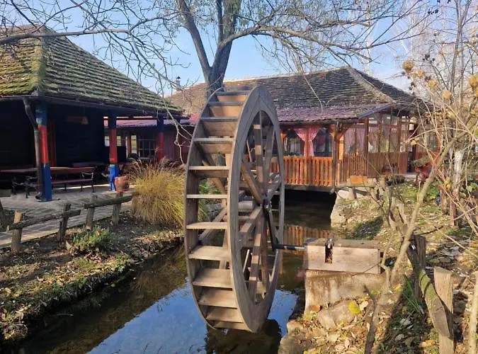 Kumova Vodenica 山林小屋 Markova Crkva