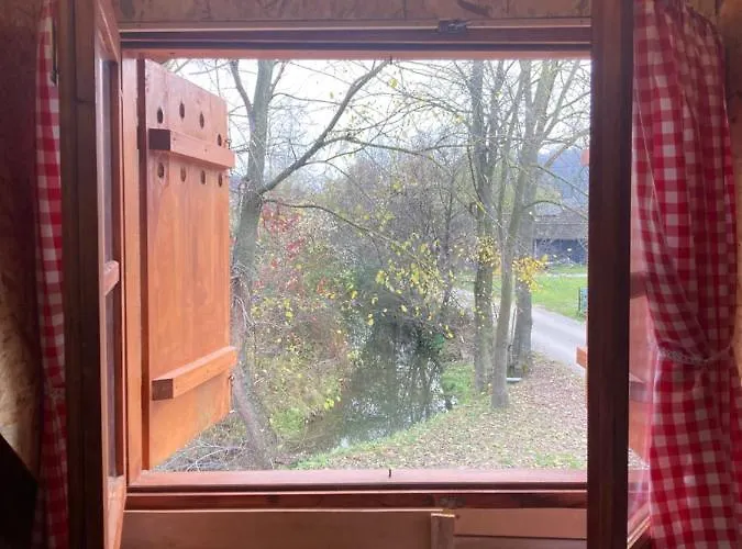 Kumova Vodenica 山林小屋 *