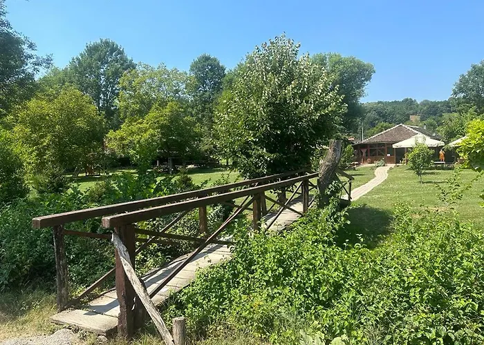 Kumova Vodenica 山林小屋 Markova Crkva